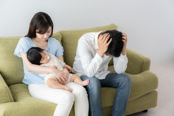 育児を嫌がる夫